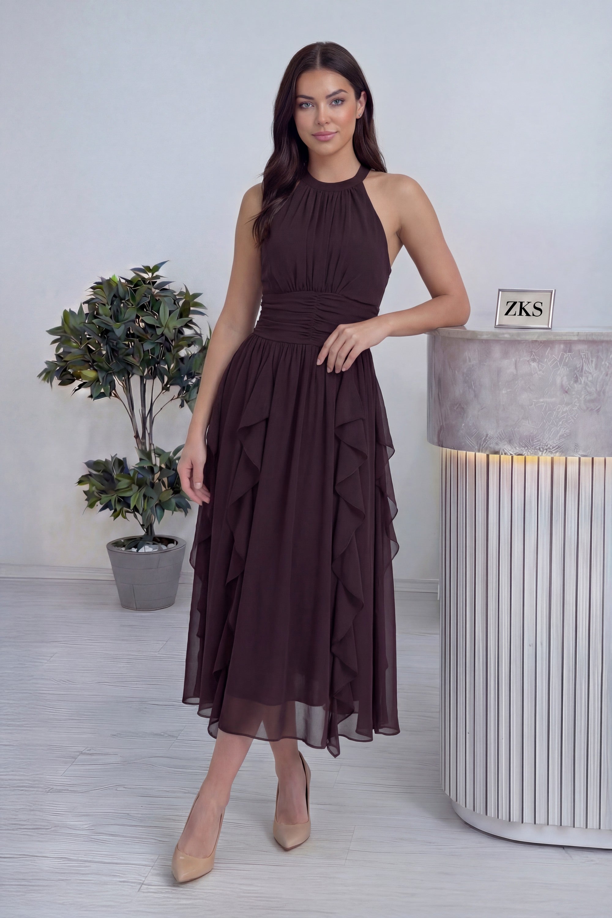 Kahverengi halter yaka şifon elbise, boydan, davet için