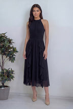 Siyah halter yaka büzgü detaylı fırfırlı kolsuz midi boy şifon kumaş elbise