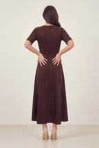 Arka Detay Kahverengi Fermuarlı Gömlek Yaka Midi Elbise Kemerli Cepli