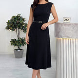 Siyah Kemer Detaylı Midi Boy Elbise