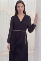 Siyah Kruvaze Yaka Piliseli Kemerli Midi Boy Elbise yakın