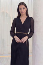 Siyah Kruvaze Yaka Piliseli Kemerli Midi Boy Elbise Birleşik El Davet 