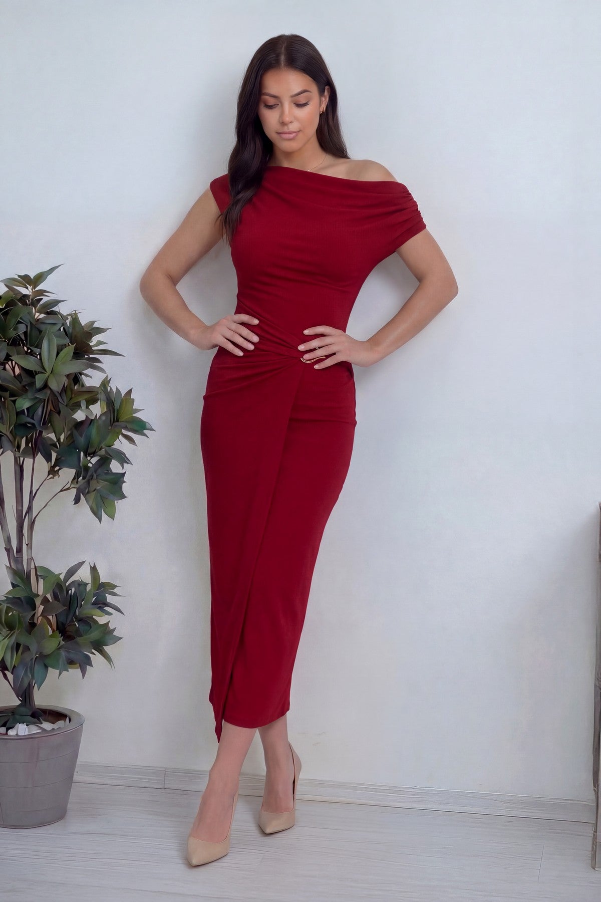 Kadın Kırmızı Düşük Omuz Bel Aksesuarlı Midi Boy Elbise