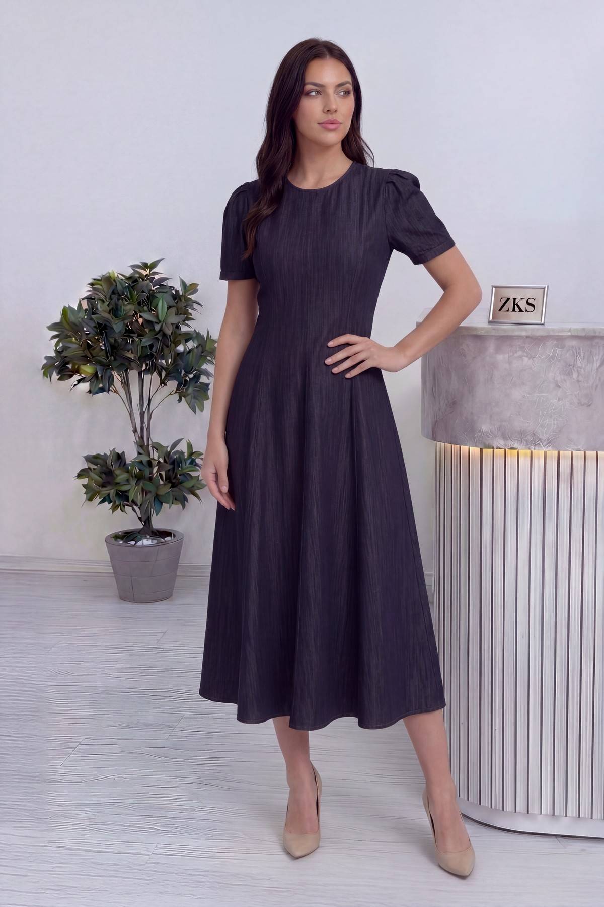 Denim kumaş kloş elbise, kısa kollu koyu lacivert günlük için