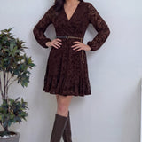 Kahverengi Kemerli Kruvaze Yaka Desenli Elbise