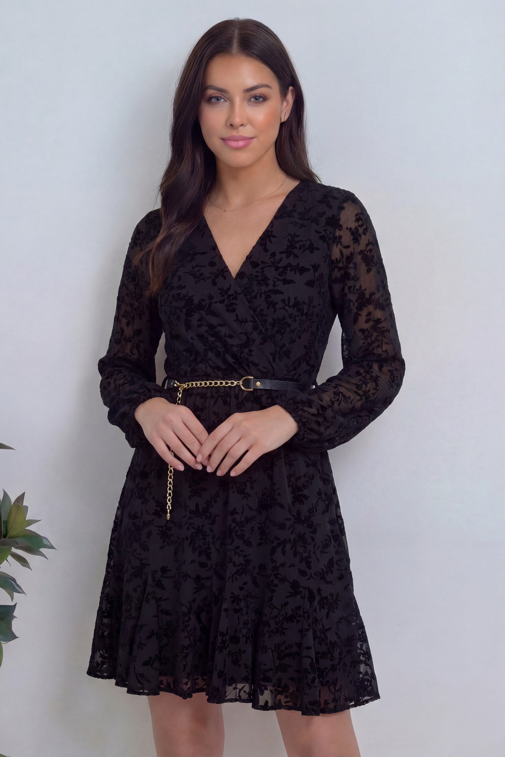 Siyah kemerli kruvaze uzun kol mini elbise günlük giyim için