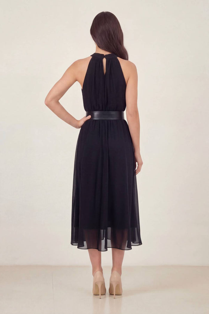 Siyah Halter Yaka Kemerli Şifon Midi Elbise – Dökümlü