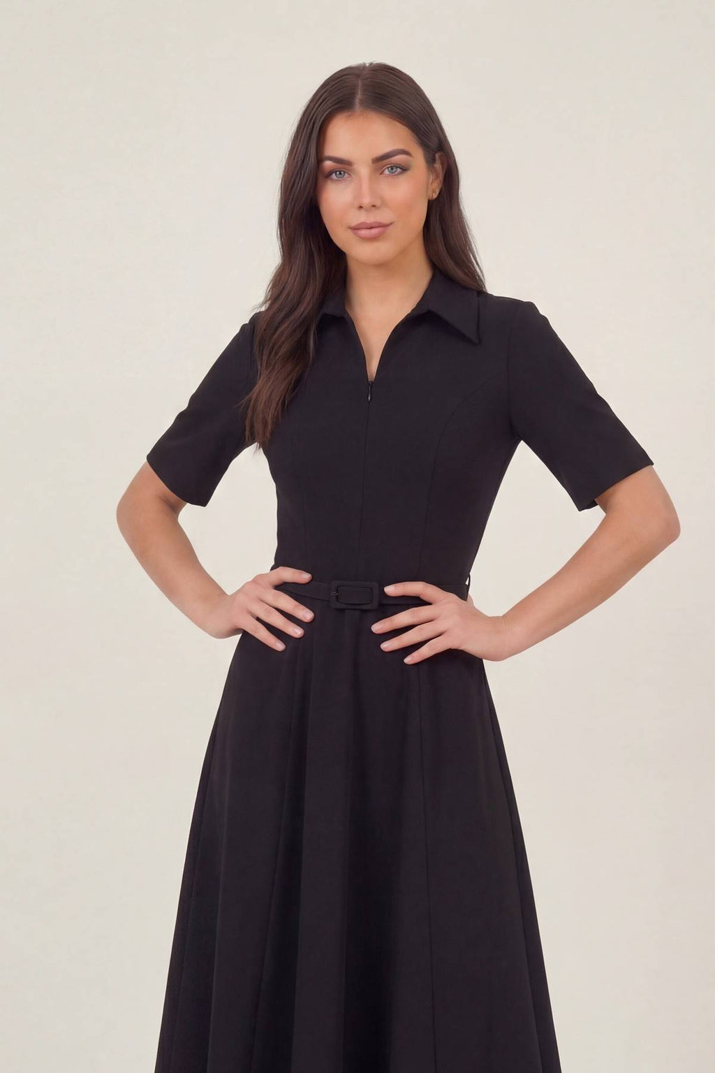 Eli belinde midi boy gömlek detay yarım kol siyah midi elbise 