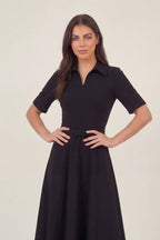 Eli belinde midi boy gömlek detay yarım kol siyah midi elbise 