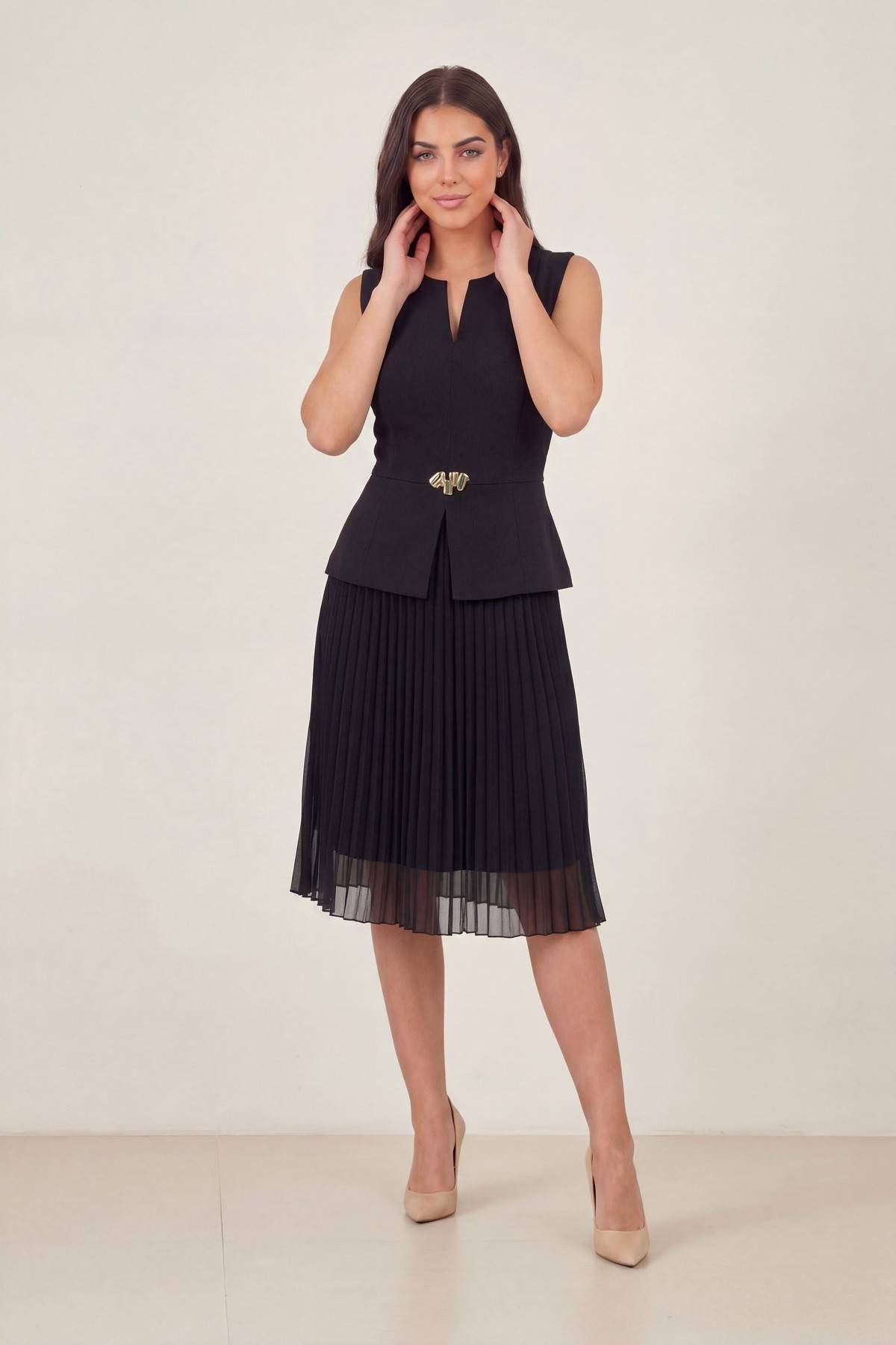 Çentikli yuvarlak yaka siyah midi boy kolsuz pilise etekli krep abiye elbise davet için