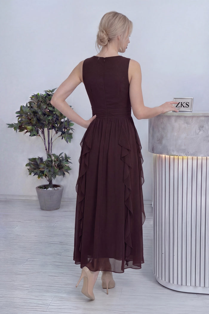 Kahverengi Halter Yaka Eteği Fırfırlı Midi Boy Şifon Elbise