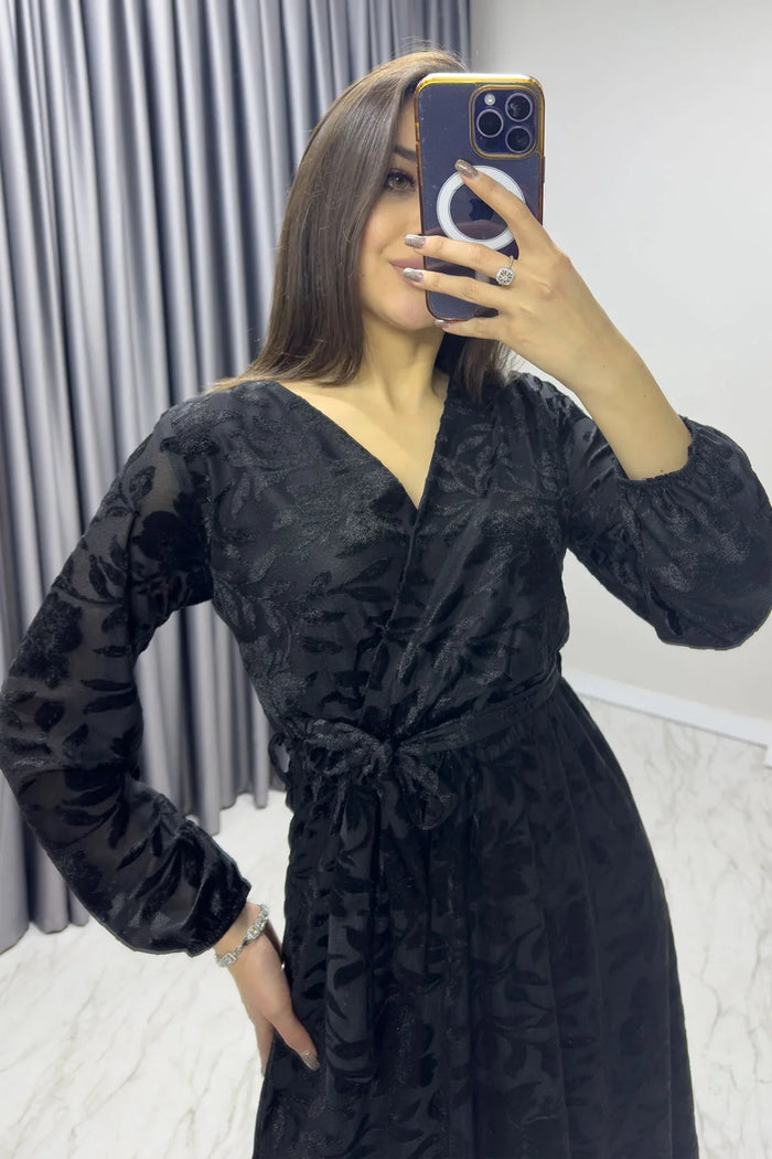 Siyah Flok Baskı Kruvaze Yaka Elbise

