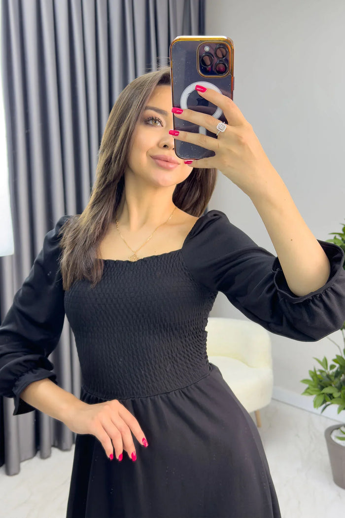 Siyah Gipeli Kare Yaka Elbise
