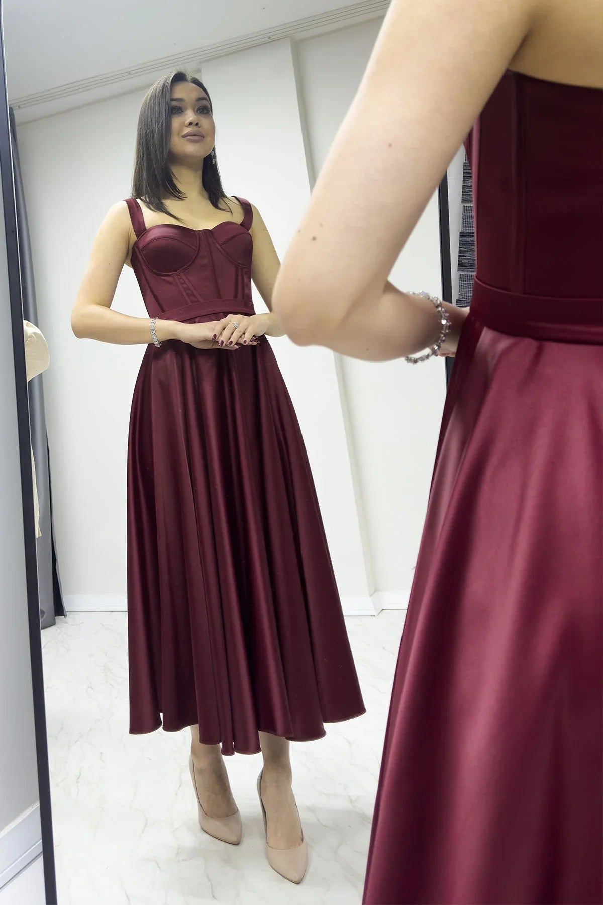 Bordo Gloplu Sırtı Bağcıklı Saten Askılı Midi Abiye Elbise

