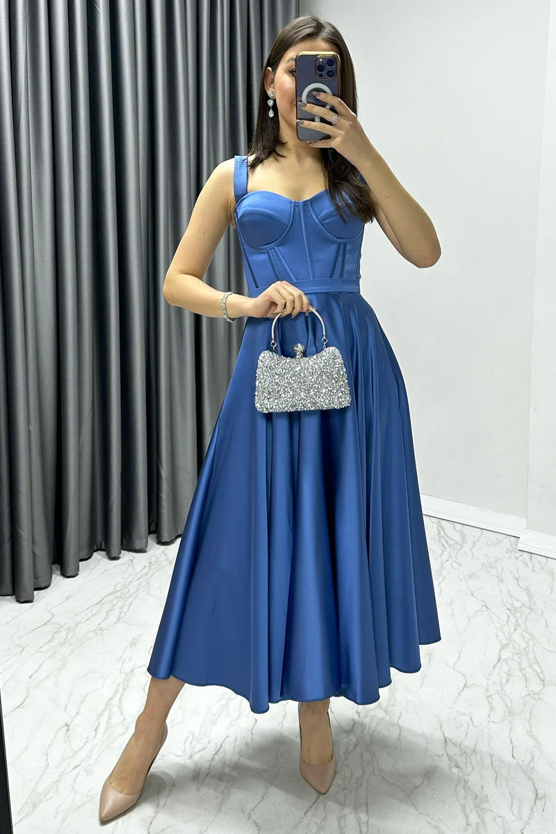 İndigo Gloplu Sırtı Bağcıklı Saten Askılı Midi Abiye Elbise

