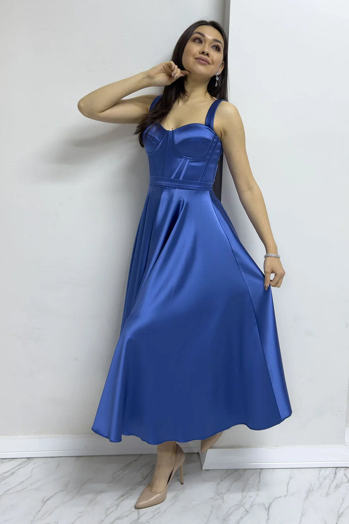 İndigo Gloplu Sırtı Bağcıklı Saten Askılı Midi Abiye Elbise

