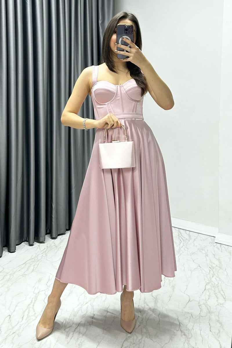 Pembe Gloplu Sırtı Bağcıklı Saten Askılı Midi Abiye Elbise

