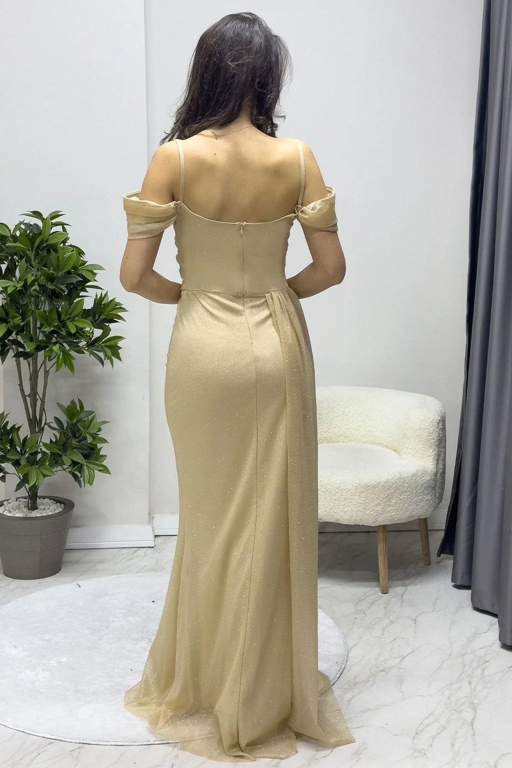 Gold Askılı Düşük Omuz Yırtmaç Detay Abiye Elbise - the ZKS