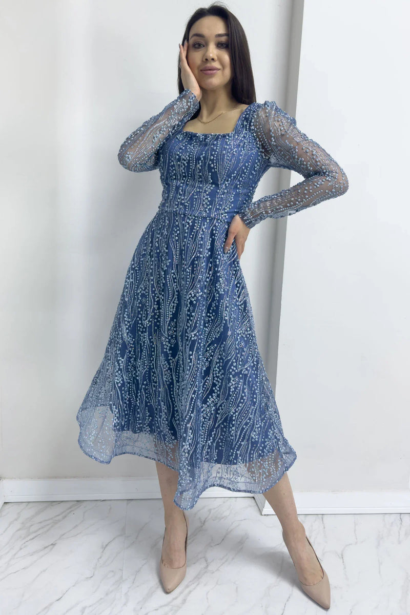 İndigo Kare Yaka Simli Nakışlı Kloş Abiye Elbise

