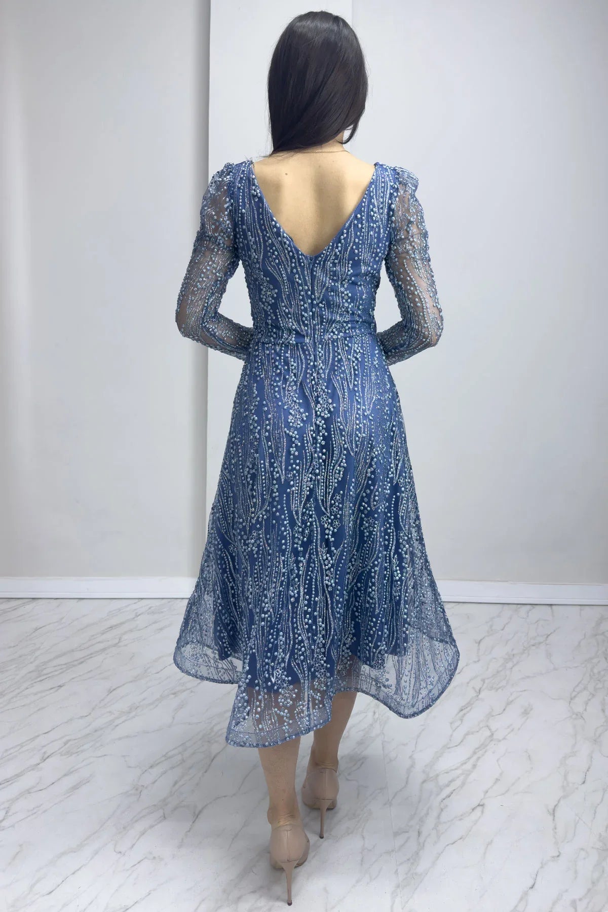 İndigo Kare Yaka Simli Nakışlı Kloş Abiye Elbise

