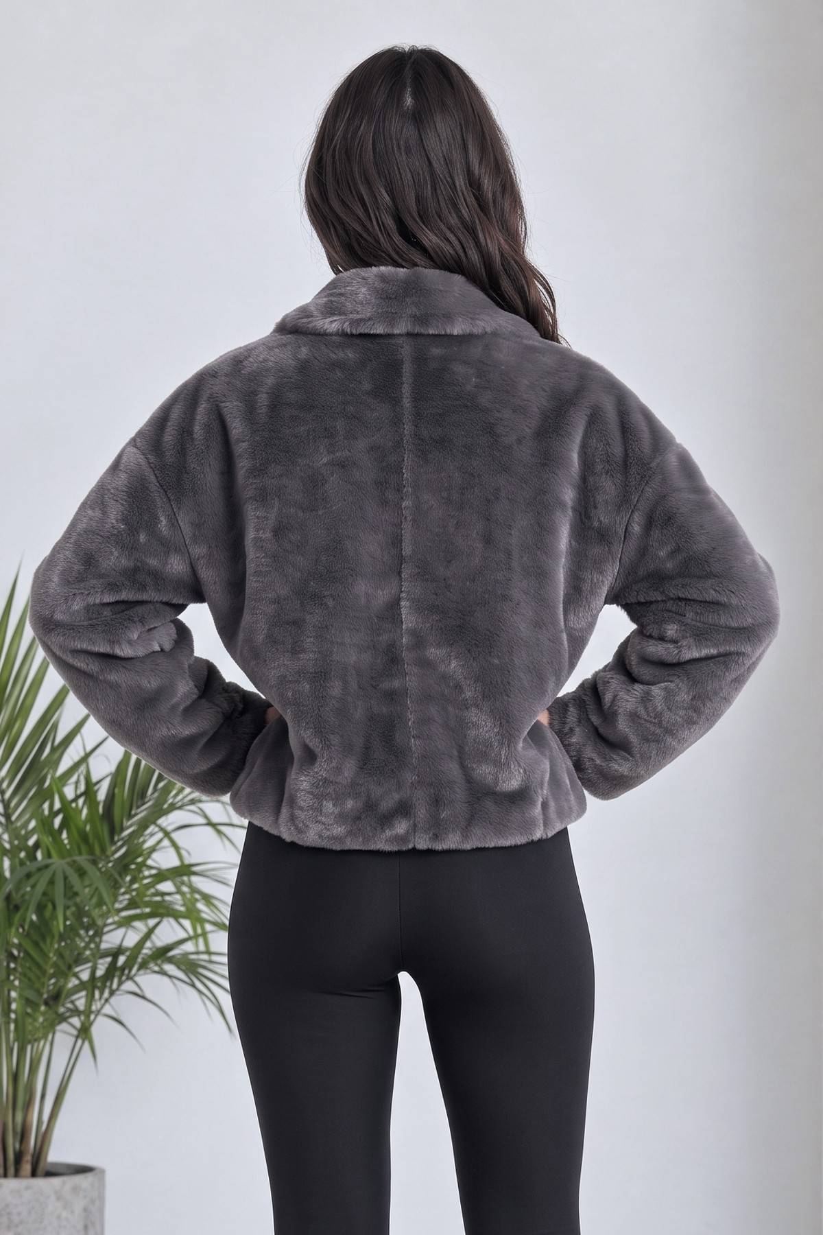 Gri The ZKS bomber ceket arkadan görünüm, yumuşak dokusu ve bomber stili belirgin