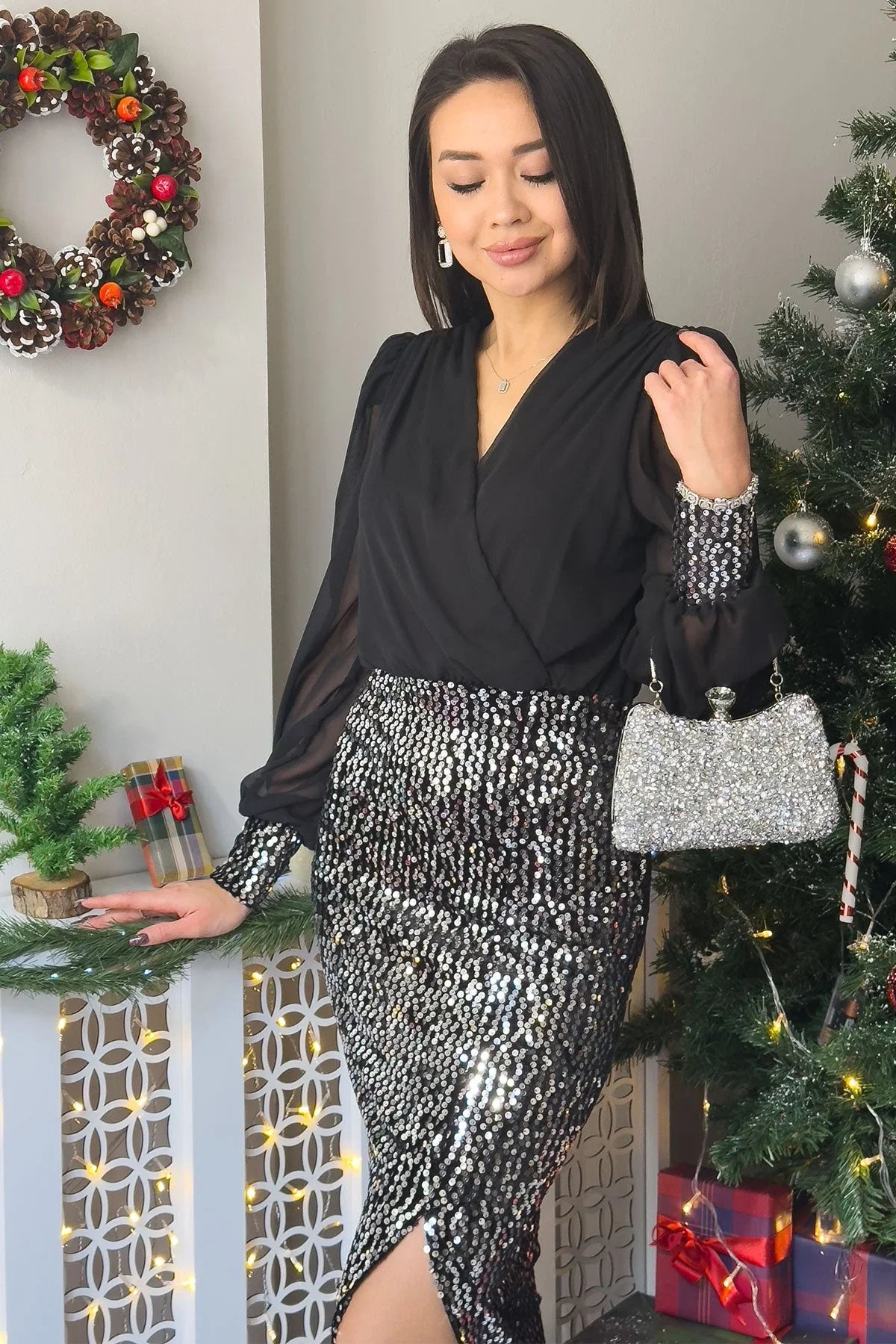 Gri Siyah Kruvaze Yaka Şifon Pul Payet Yırtmaçlı Elbise - the ZKS