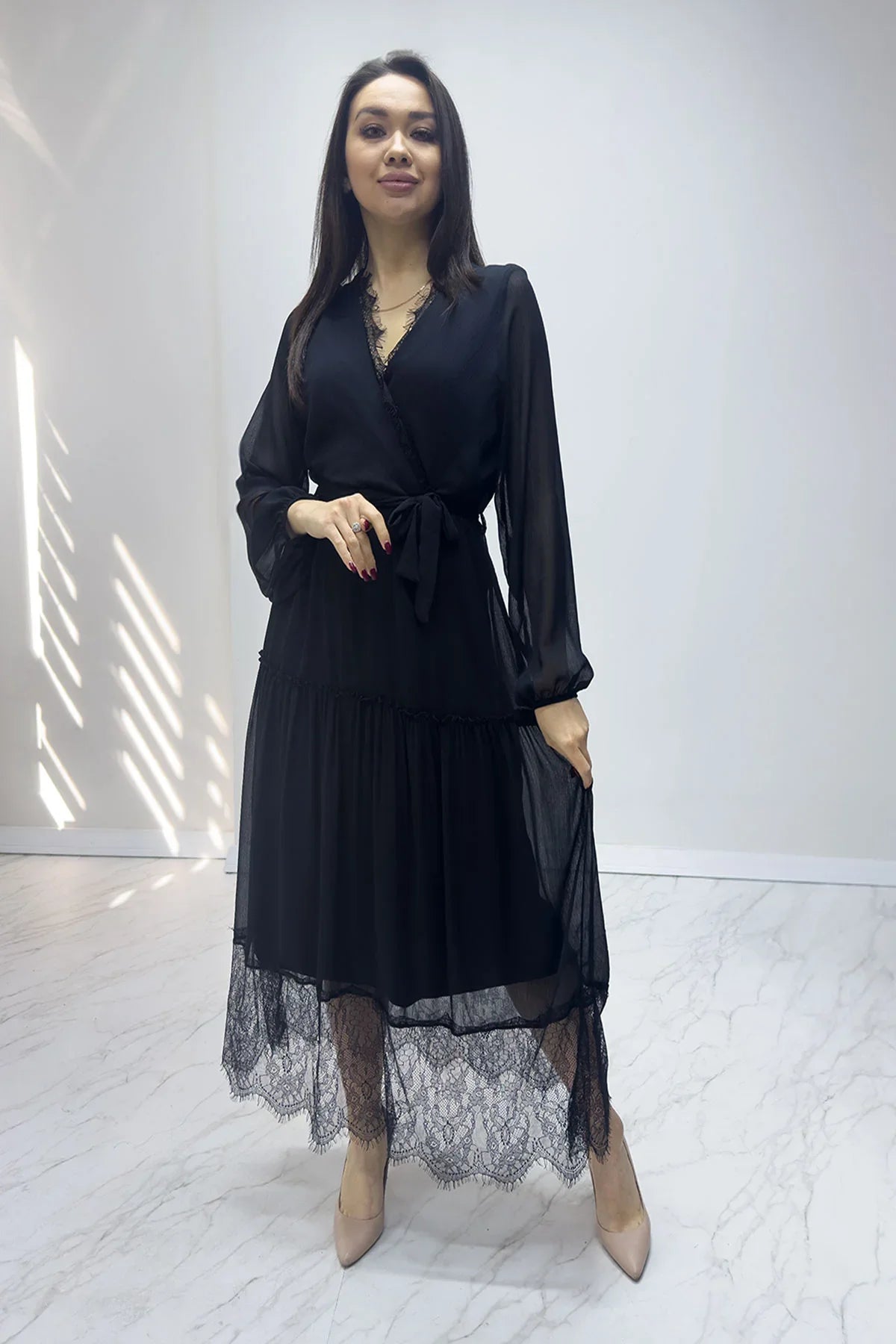 Siyah Kruvaze Güpürlü Yaka Şifon Büyük Beden Elbise

