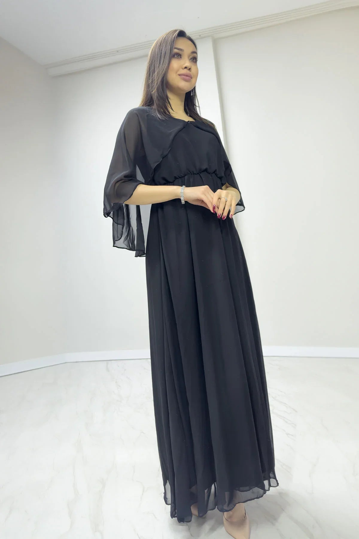 Siyah Şifon Pelerin Elbise

