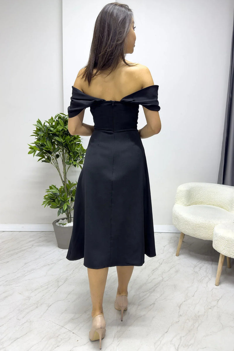 Kadın Siyah Kloş İnci Detay Elbise