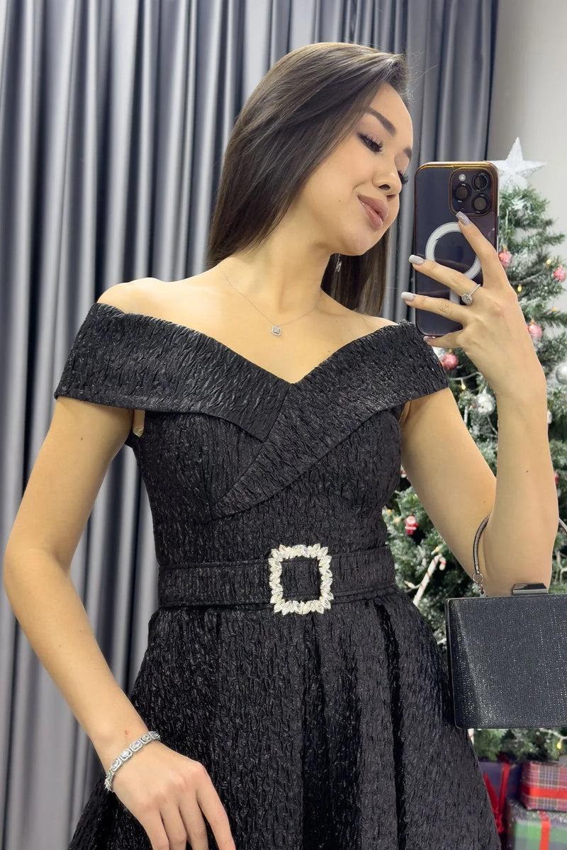 Kadın Siyah Düşük Omuz Prenses Kemerli Tafta Abiye Elbise - the ZKS