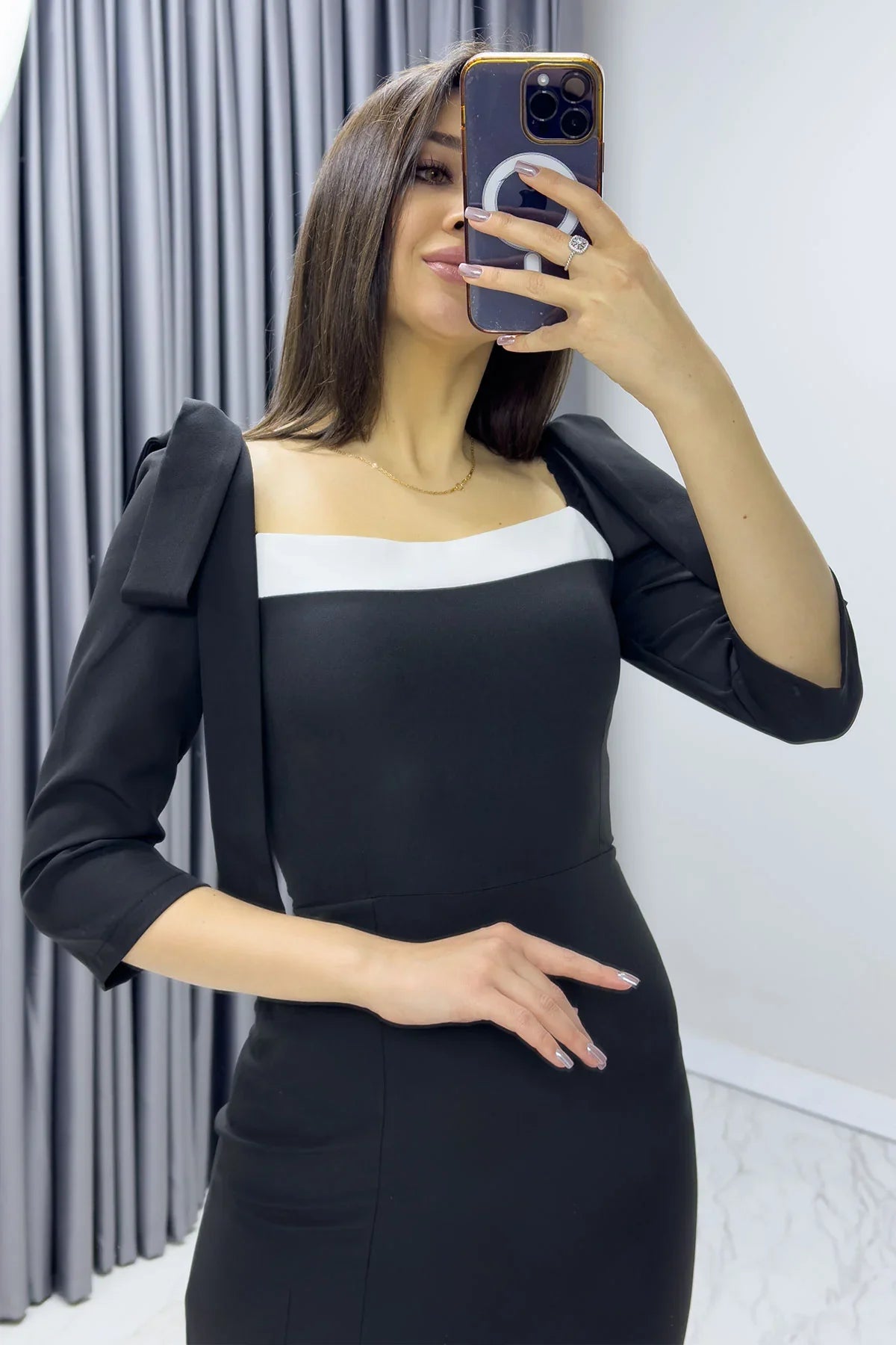 Siyah Beyaz Detay Midi Kalem Elbise

