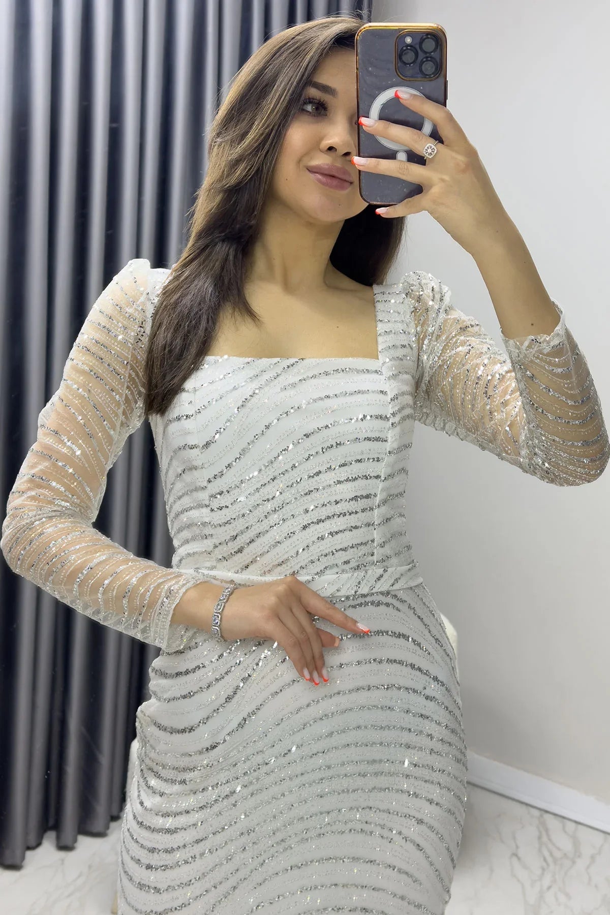 Beyaz Kare Yaka Kollu Midi Boy Abiye Elbise