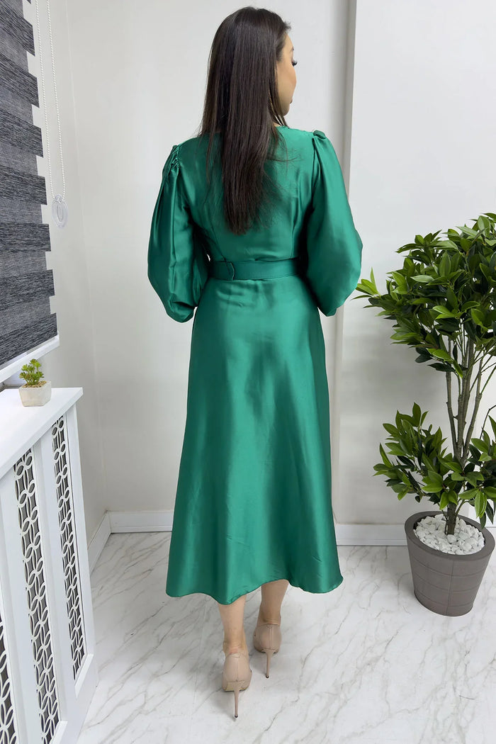 Zümrüt Yeşili Kemerli Saten Büyük Beden Abiye Elbise

