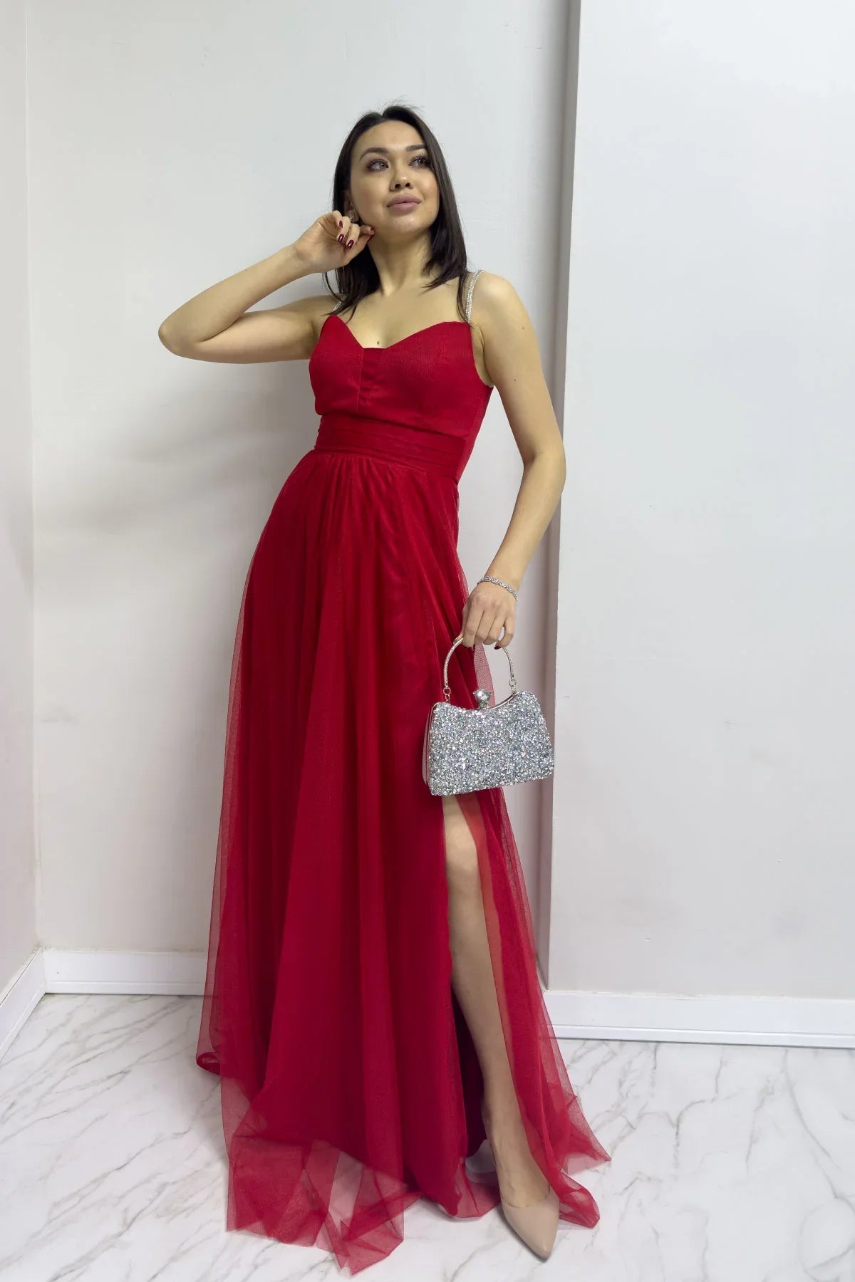 Kadın Kırmızı Taş Askılı Ayarlanabilir Yırtmaçlı Büyük Beden Abiye Elbise

