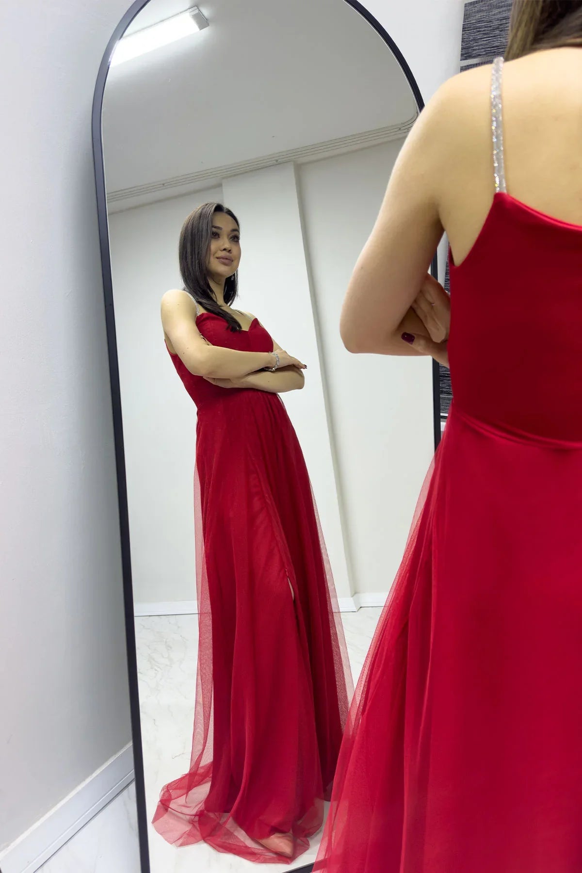 Kadın Kırmızı Taş Askılı Ayarlanabilir Yırtmaçlı Büyük Beden Abiye Elbise

