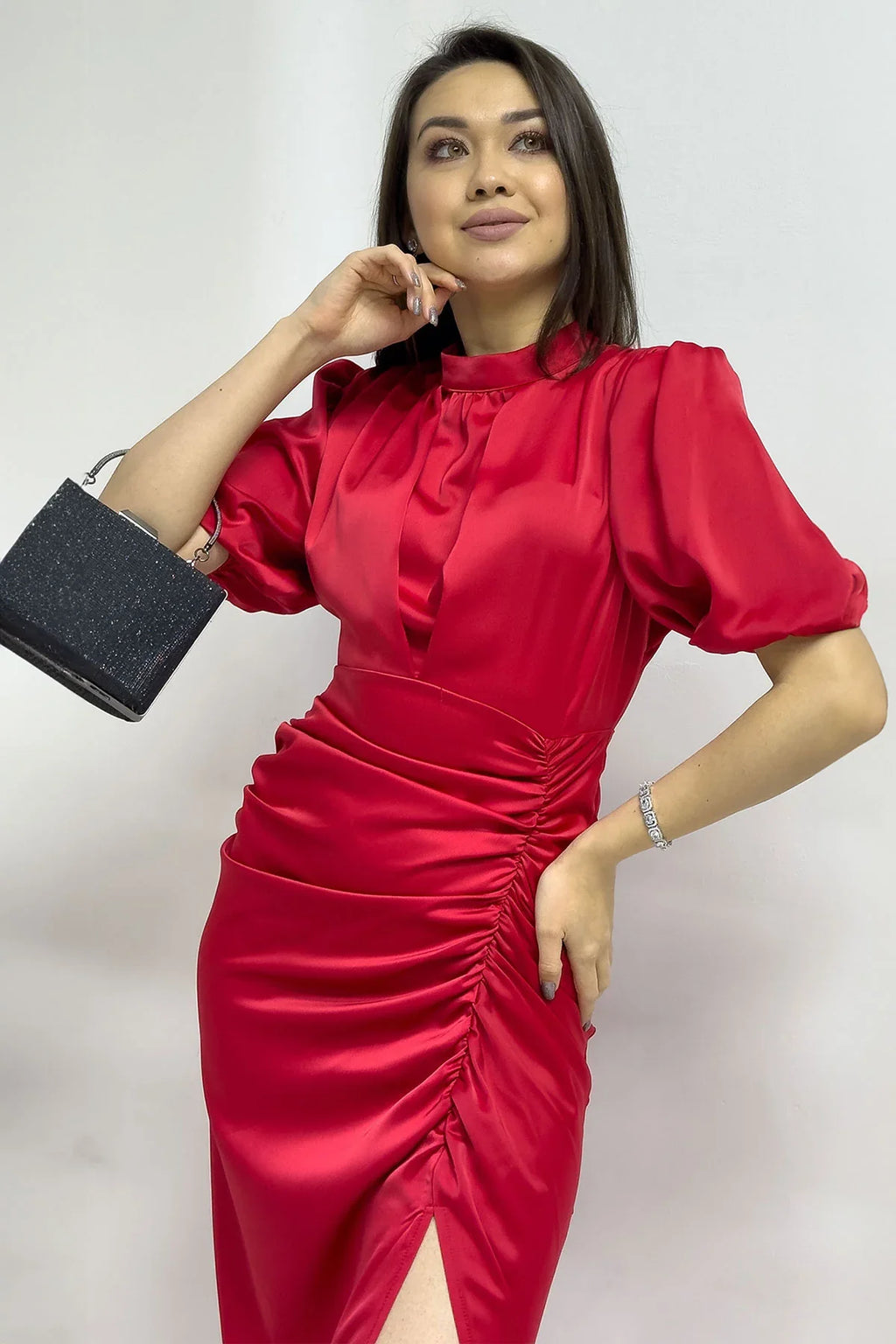Kadın Saten Balon Kol Drapeli Yırtmaç Detaylı Abiye Elbise-Kırmızı

