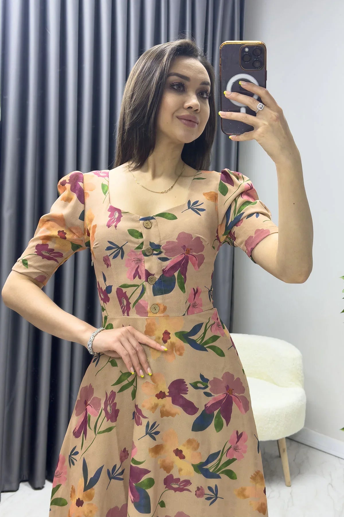 Bej Kısa Kol Yazlık Çiçek Desenli Elbise