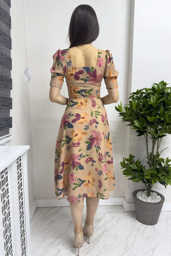 Bej Kısa Kol Yazlık Çiçek Desenli Elbise