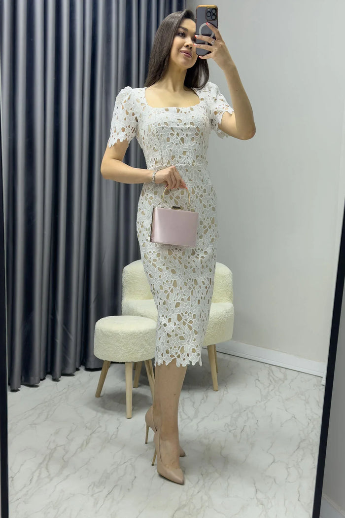 Beyaz Güpür Detay Kısa Kollu Elbise