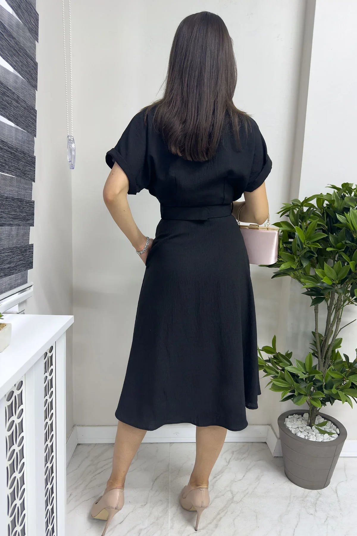 Kadın Siyah Keten Kemerli Midi Cepli Elbise