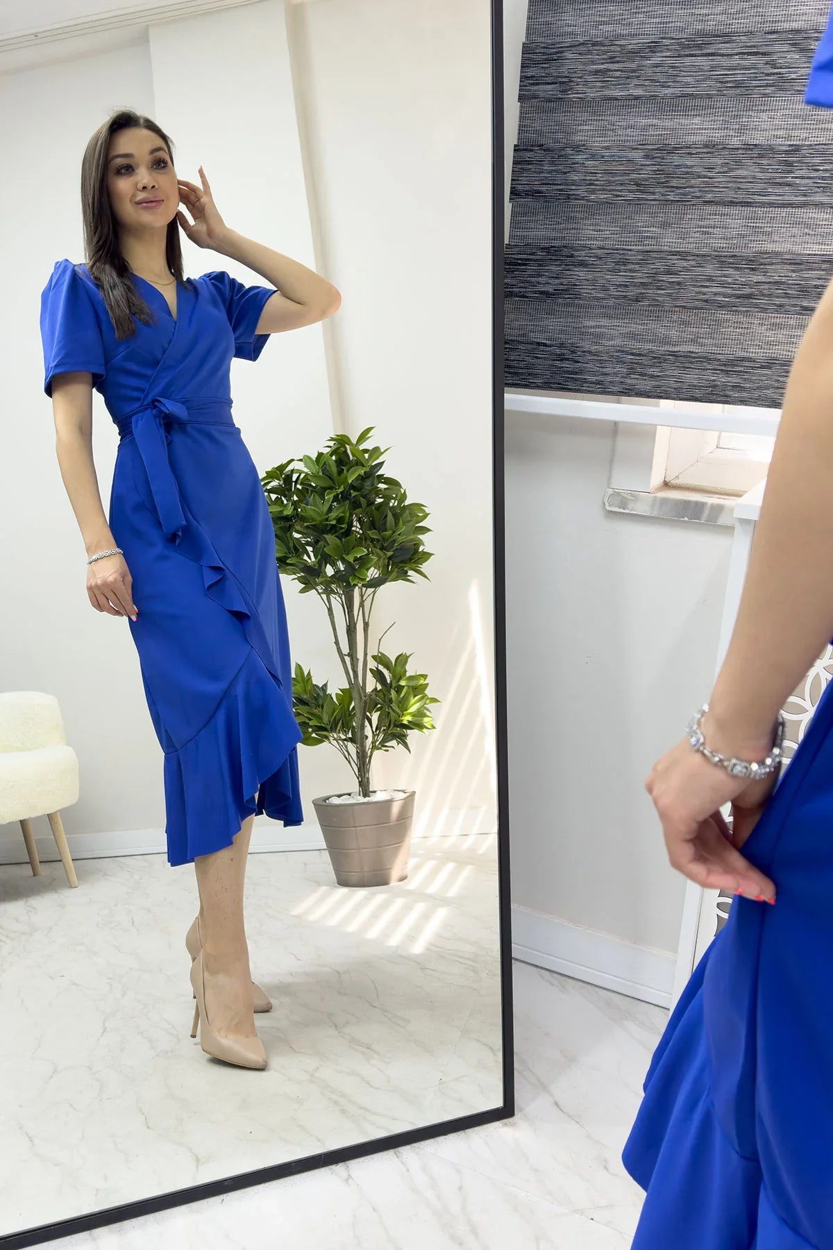 Saks Mavisi Kısa Karpuz Kol Kruvaze Kuşaklı Büyük Beden Elbise

