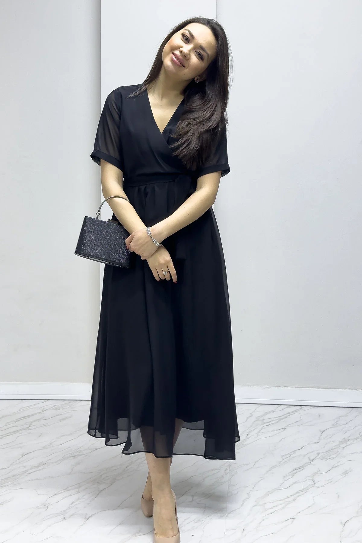 Siyah Kısa Kol Kruvaze Yaka Şifon Büyük Beden Elbise

