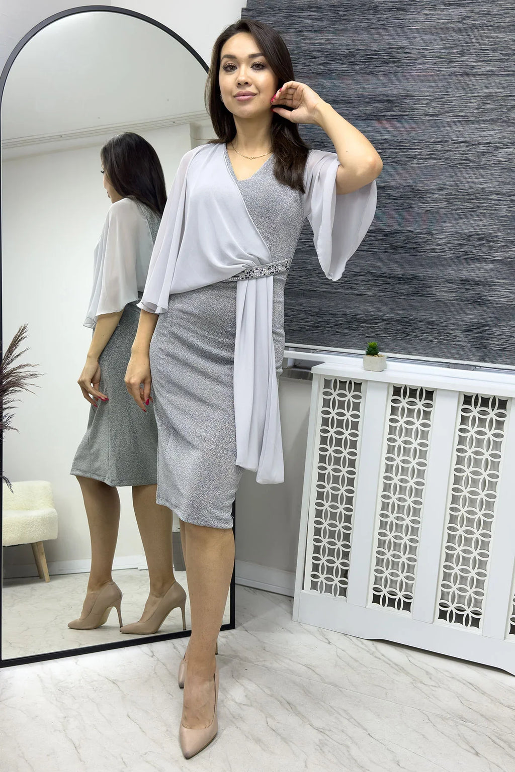 Gri Taş Detaylı Volan Kol Simli Abiye Elbise