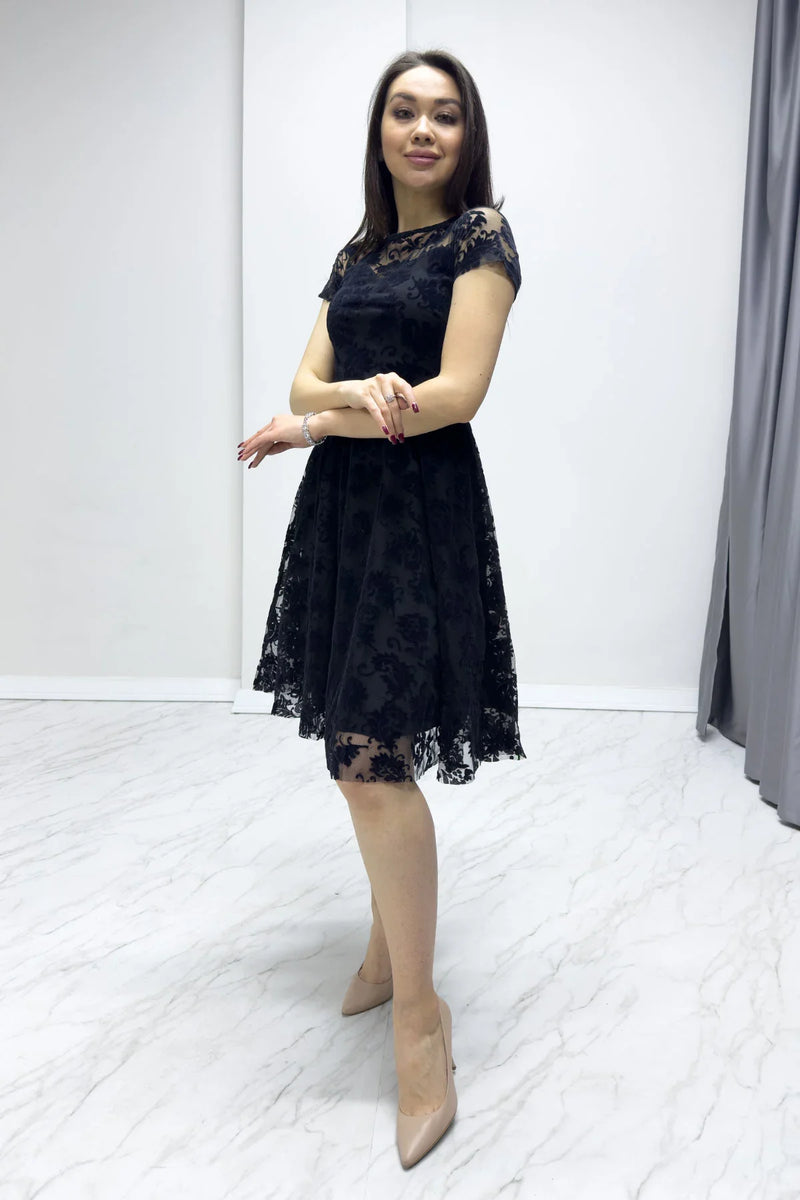 Siyah Kısa Kol Kloş Flok Elbise

