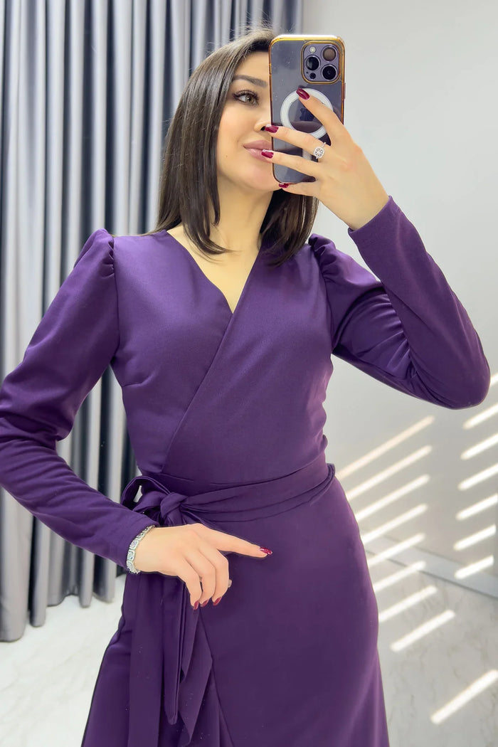 Mor Krep Volanlı Kruvaze Büyük Beden Elbise

