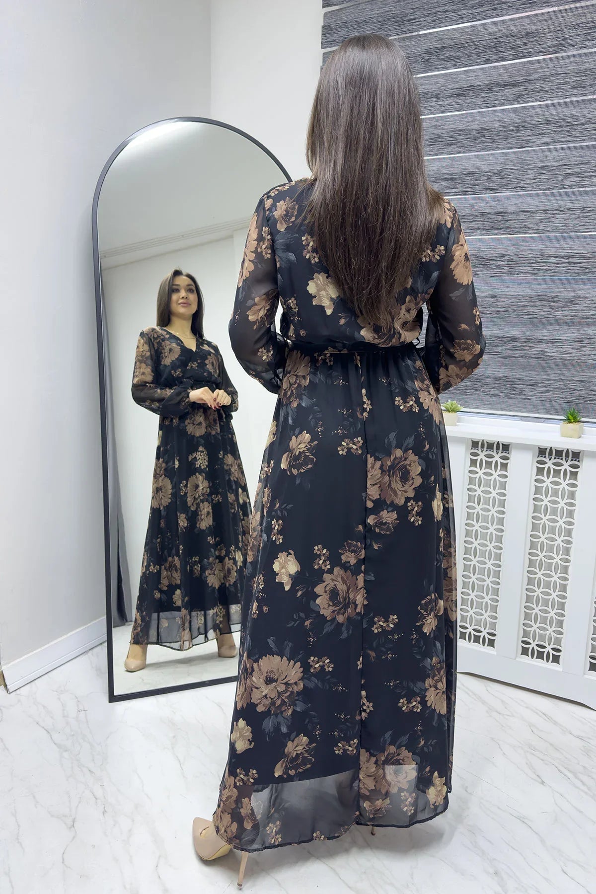 Siyah Kahverengi Çiçekli Kruvaze Yaka Şifon Büyük Beden Elbise

