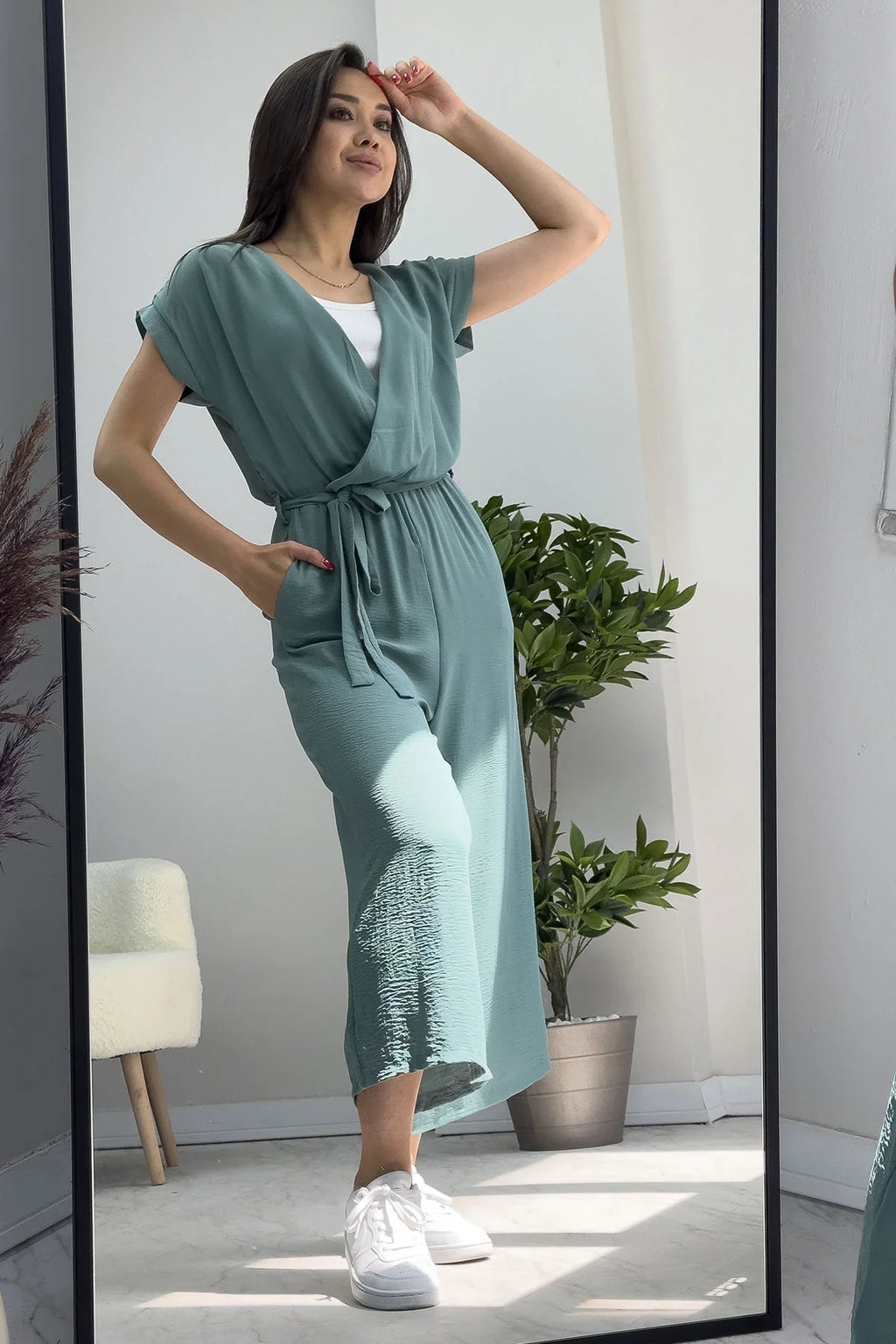 Su Yeşili Kruvaze Yaka Kuşaklı Kısa Kol Tulum