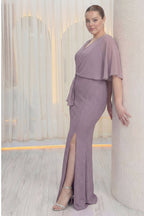 The ZKS lila büyük beden abiye elbise, vücuda oturan kesimi ve yırtmaç detayıyla önden görünüyor