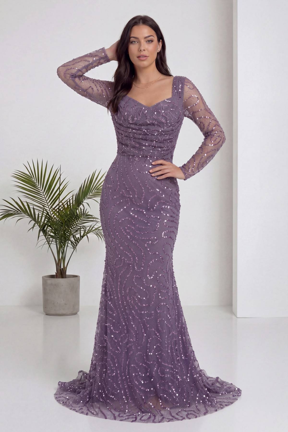 The ZKS lila uzun kollu degaje yaka boncuk işlemeli abiye elbise ön görünüm