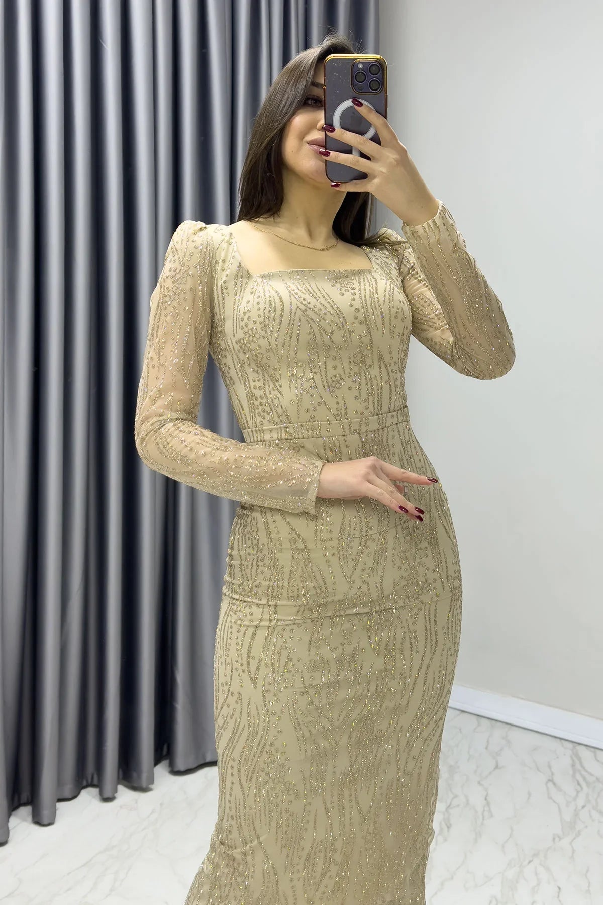 Gold Kare Yaka Simli Uzun Kol Midi Abiye Elbise

